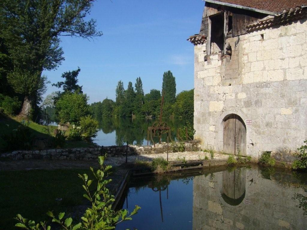 里歌利勒斯磨坊酒店 Saint-Sylvestre-sur-Lot 外观 照片